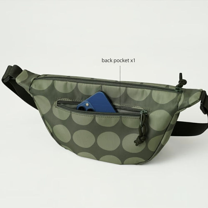 史力奇刺繡半月形斜揹袋 │Snufkin Embroidered Half Moon Crossbody Bag