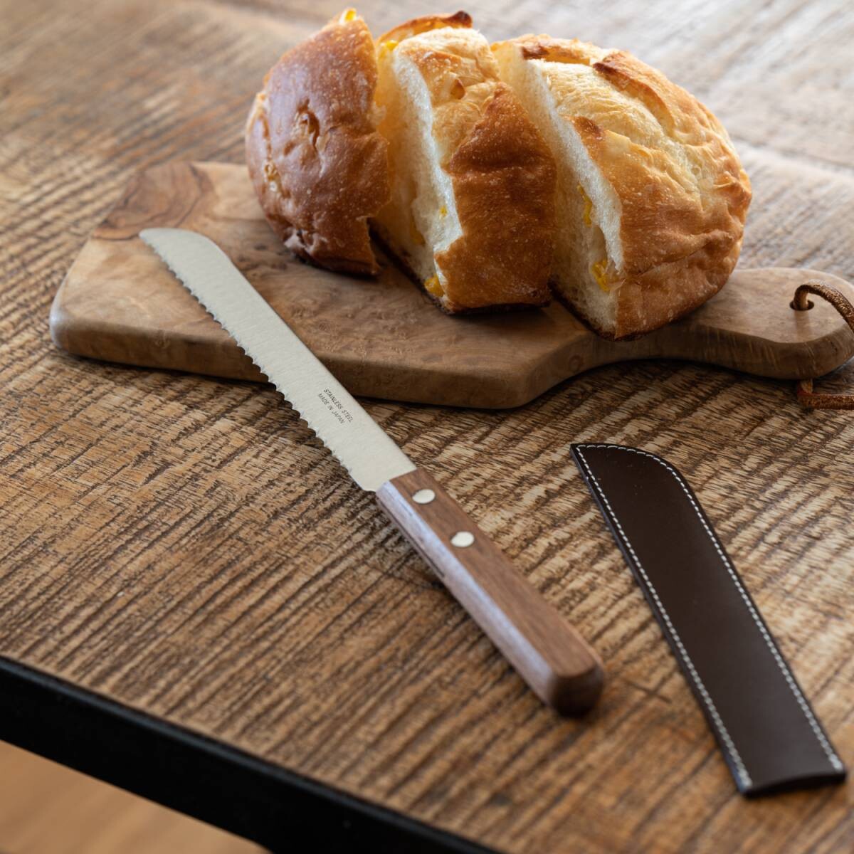 日本麵包刀連皮革刀套│Japan Bread Knife & Sheath Set