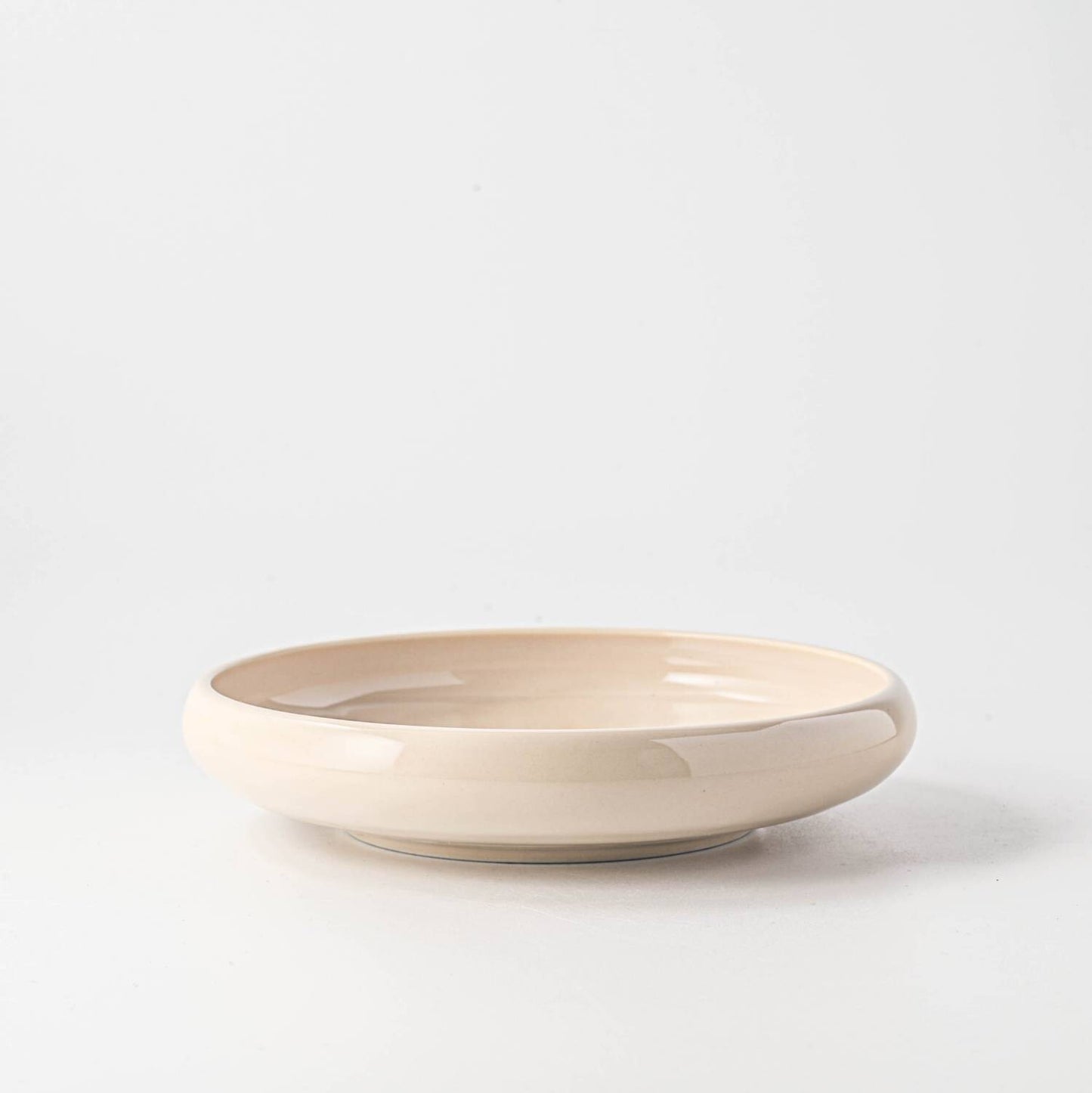 小羊溫柔搖籃曲圓碟 (米杏色)│Little Sheep Gentle Lullaby Round Plate (Light Beige)