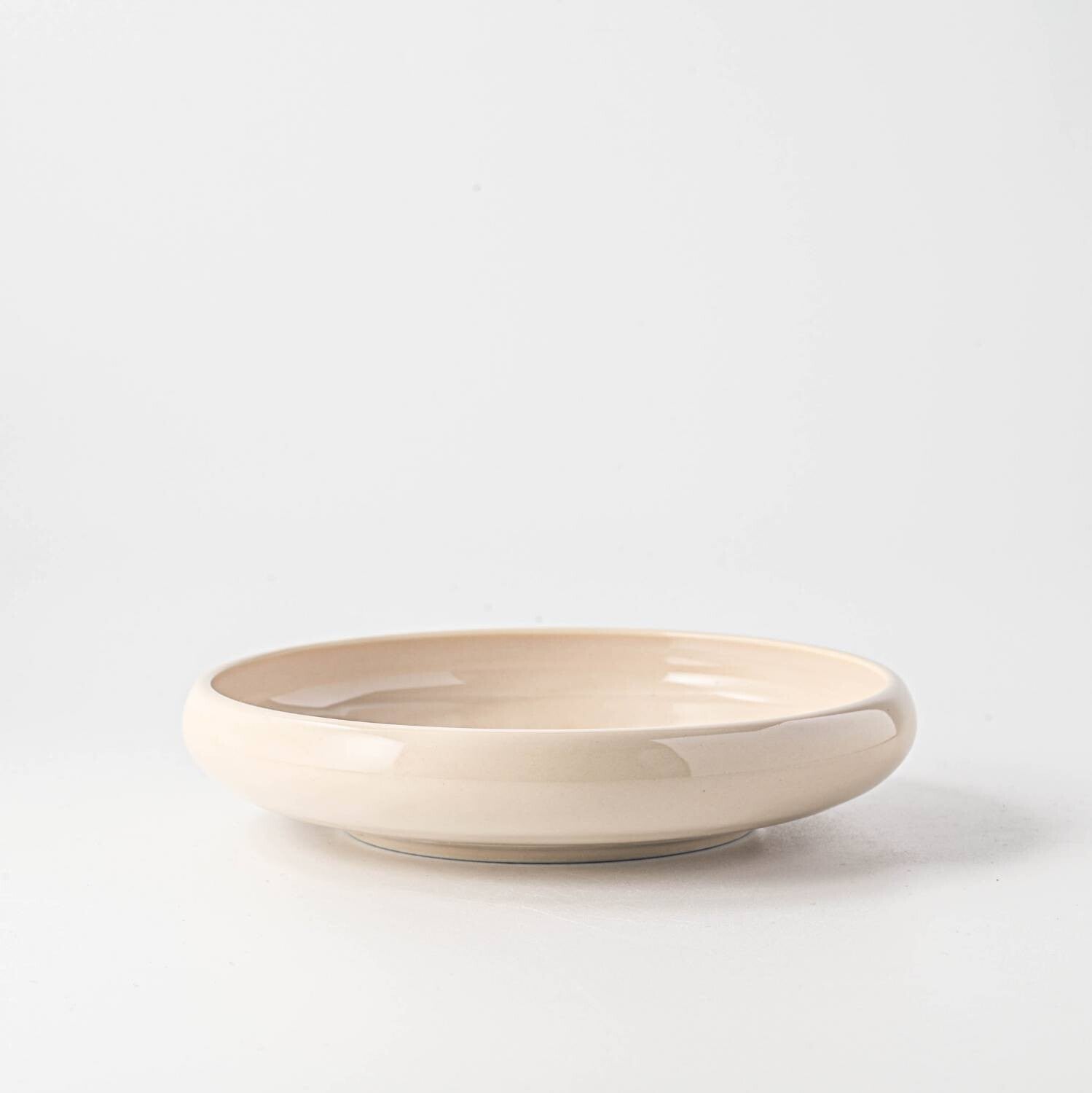 小羊溫柔搖籃曲圓碟 (米杏色)│Little Sheep Gentle Lullaby Round Plate (Light Beige)