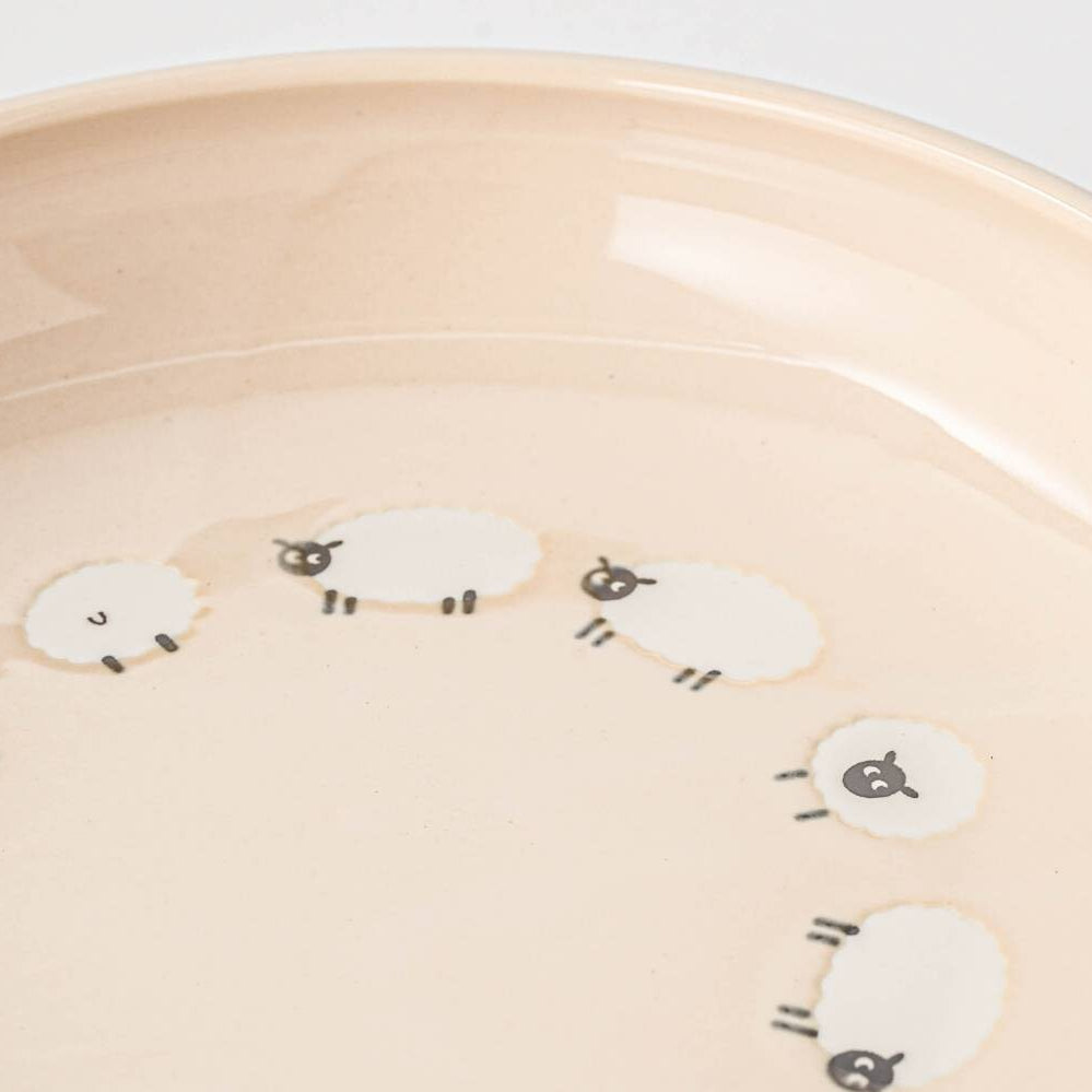 小羊溫柔搖籃曲圓碟 (米杏色)│Little Sheep Gentle Lullaby Round Plate (Light Beige)