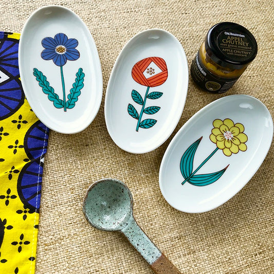 Kutani Ware Artisanal Oval Flower Dish│九谷燒手工橢圓花兒小碟