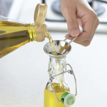 日本製手柄小漏斗│Japanese Small Handled Funnel